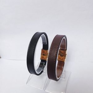 دستبند چرم طبیعی A001